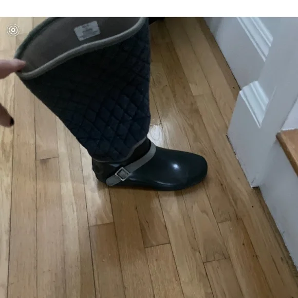 Hunter rain boots - Picture 1 of 3
